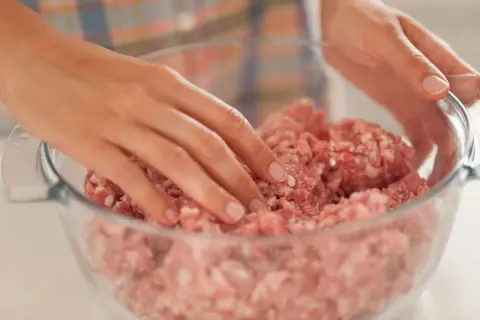 Jak doprawić mięso mielone? Sekret idealnego smaku do każdego dania.