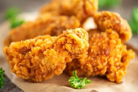 Udka jak z KFC: Odkryj przepis na chrupiący i soczysty kurczak!
