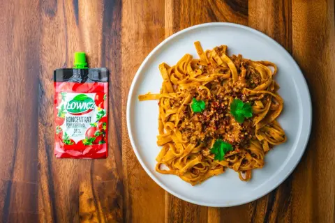 Spaghetti cztery sery: Kremowy sos bez błędów przepis krok po kroku