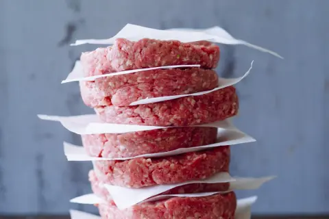Burger idealny: Jakie przyprawy dla soczystego i aromatycznego mięsa?