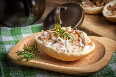 Jakie przyprawy do smalcu? Mój przepis na niezapomniany smak