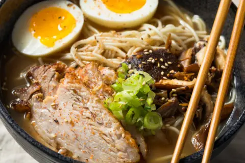 Czy ramen jest zdrowy? Odżywczy hit czy pułapka? Sprawdź!