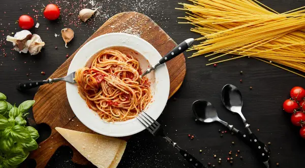 Spaghetti alla chitarra: Domowy przepis, sekrety i gdzie kupić?