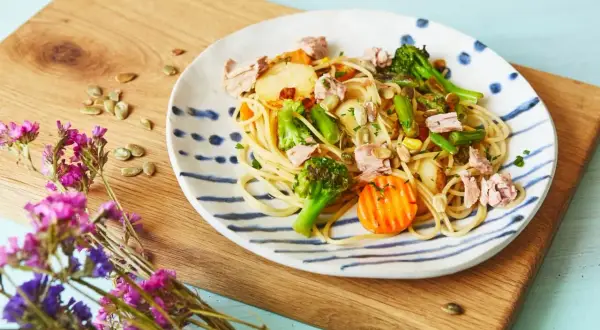 Idealne spaghetti z tuńczykiem w 20 minut? Poznaj przepis!