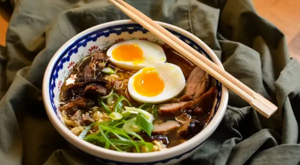 Ramen z wołowiną: autentyczny przepis na głęboki smak umami