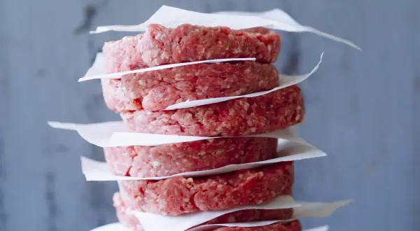 Burger idealny: Jakie przyprawy dla soczystego i aromatycznego mięsa?