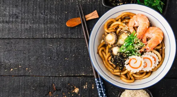 Jak ugotować ramen w domu? Autentyczny smak krok po kroku