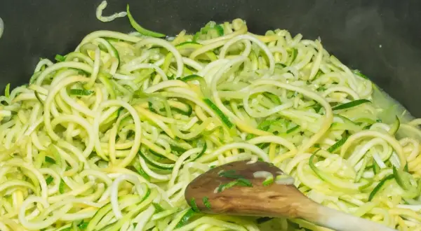 Jaka maszynka do spaghetti z cukinii? Wybierz najlepszą dla siebie!