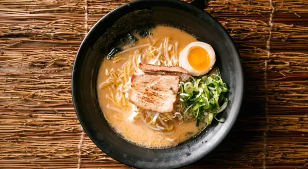Ramen na pierwszy raz: Wybierz idealny smak i uniknij błędów