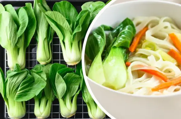Świeża sałata pak choi na tacy i w misce z makaronem i warzywami.